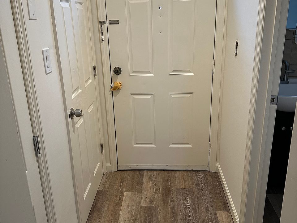 1st image of 672 Lincoln Ave