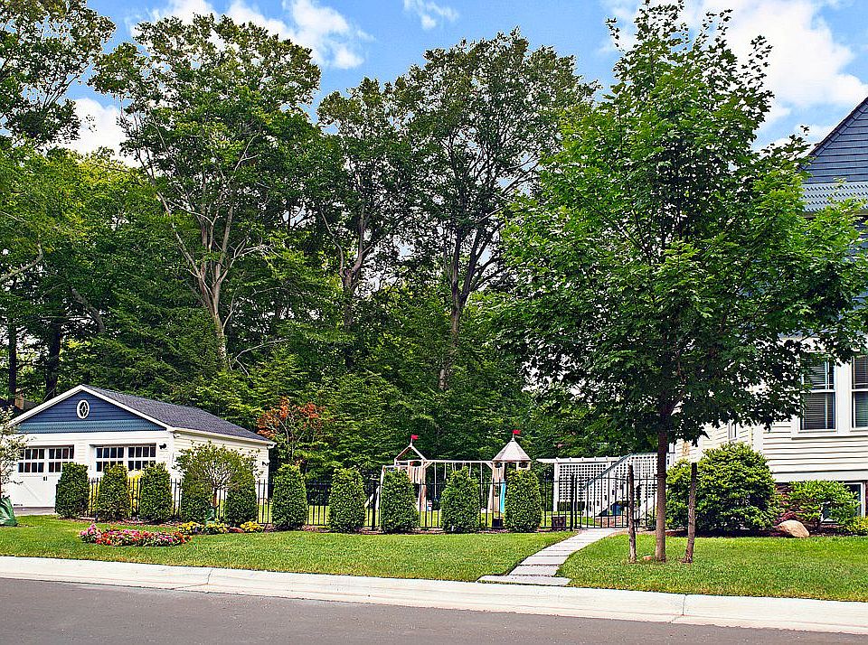 2nd image of 139 Maplewood Ave
