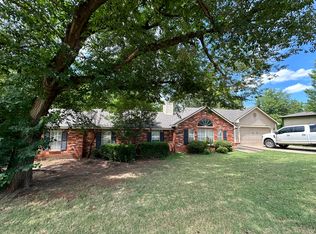 525 Ridgecrest Rd, Edmond, OK 73013