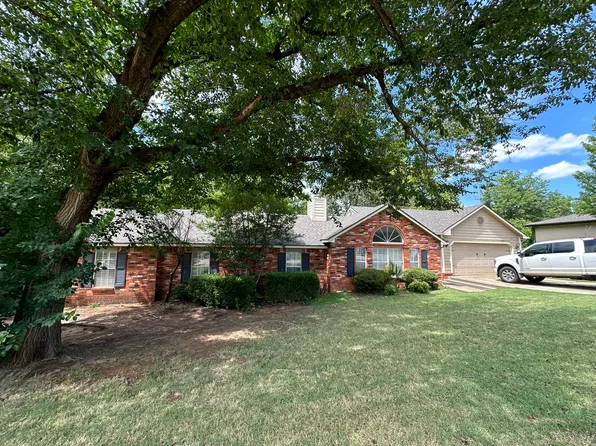 525 Ridgecrest Rd, Edmond, OK 73013