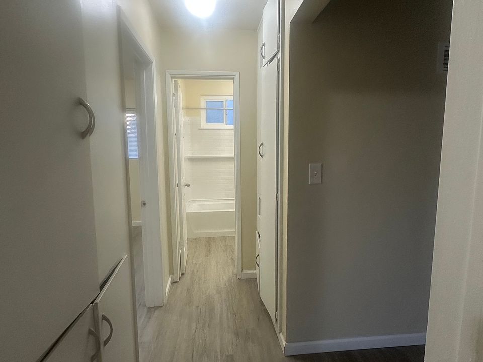 1st image of 120 E Francis St #120