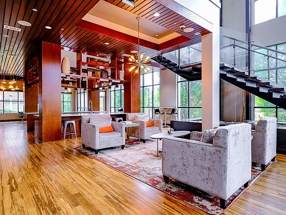 4th image of 749 9th St #123