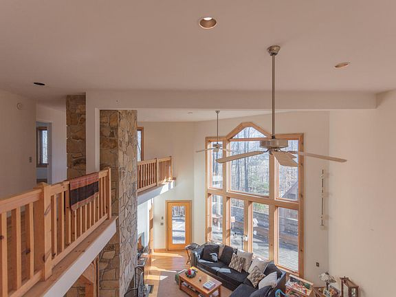 4th image of 75 Poplar Place Ln