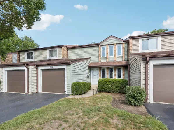 717 Clearwater Ct, Wheeling, IL 60090