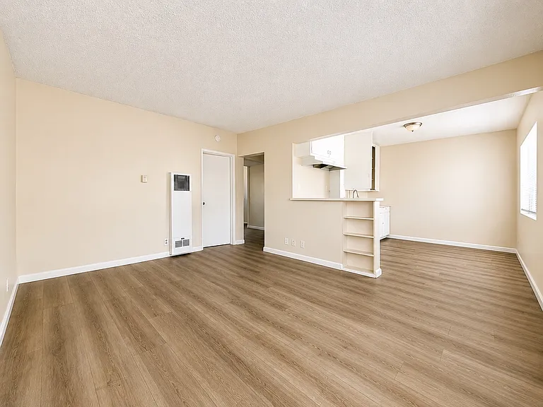 610 Orange Ave #7 — Photo 2