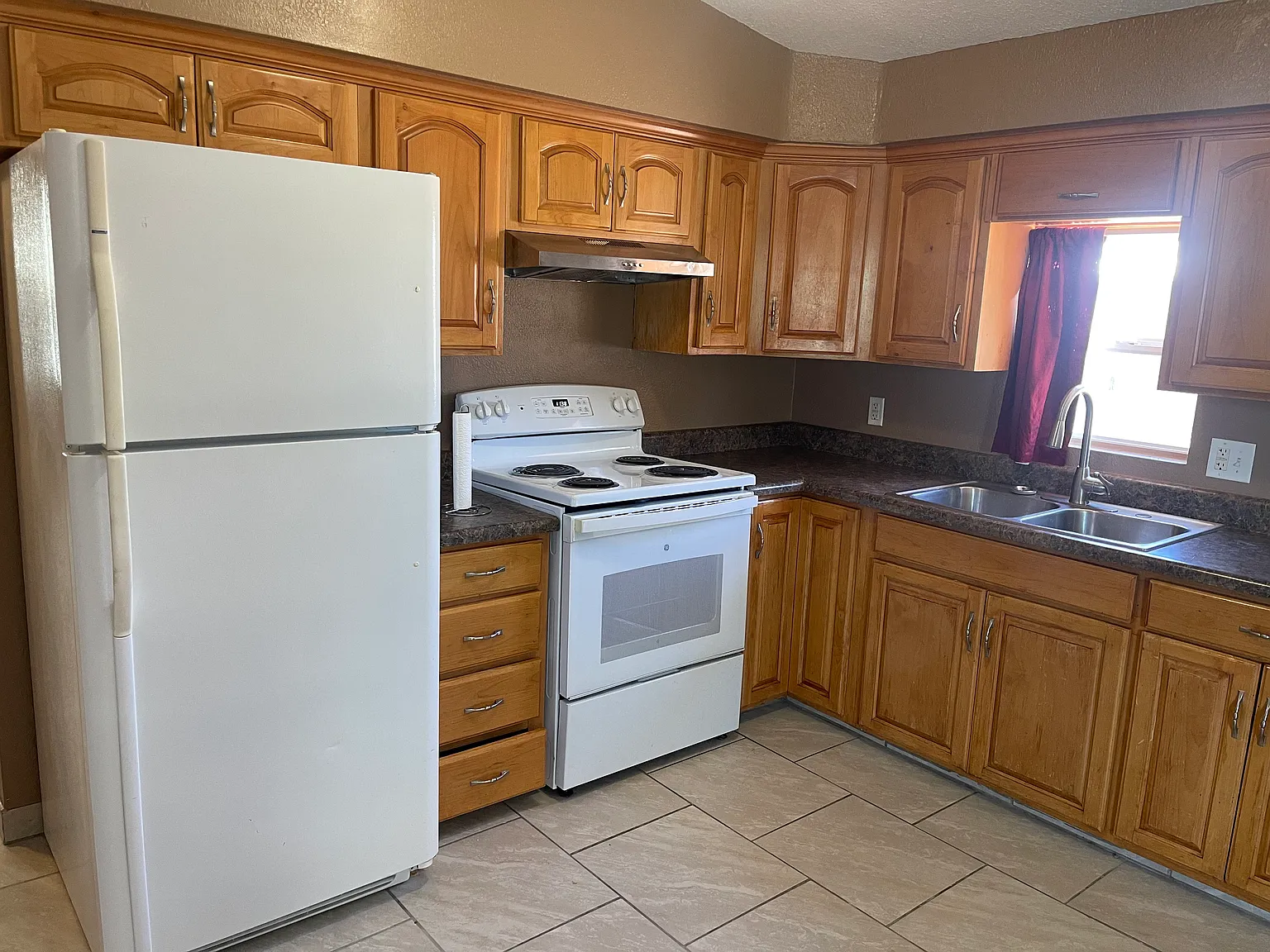 2 bed, 750 sqft, $875 — Photo 3