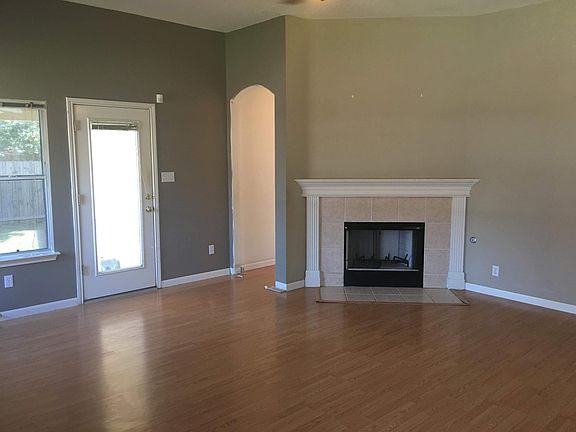 4th image of 130 Meadowlark Ln