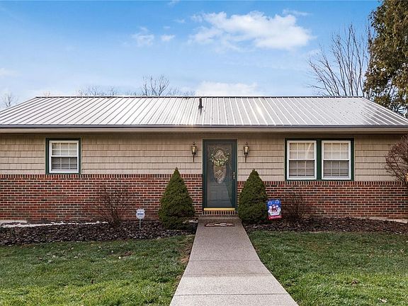 2nd image of 60999 Greenbriar Dr