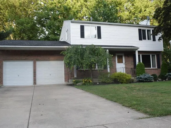 5613 Juno Dr, Lake View, NY 14085