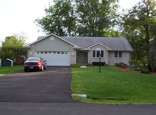 6093 Canyon Woods Dr, Rockford, IL