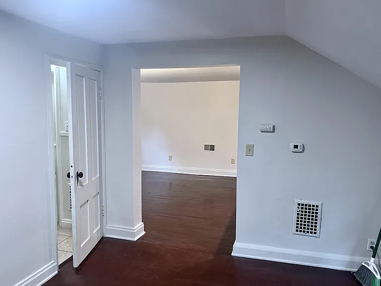 60 Carlton St #2 — Photo 11