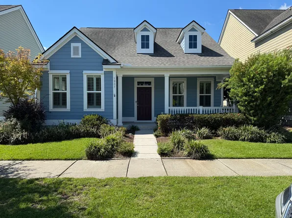 1937 Gammon St, Charleston, SC 29414