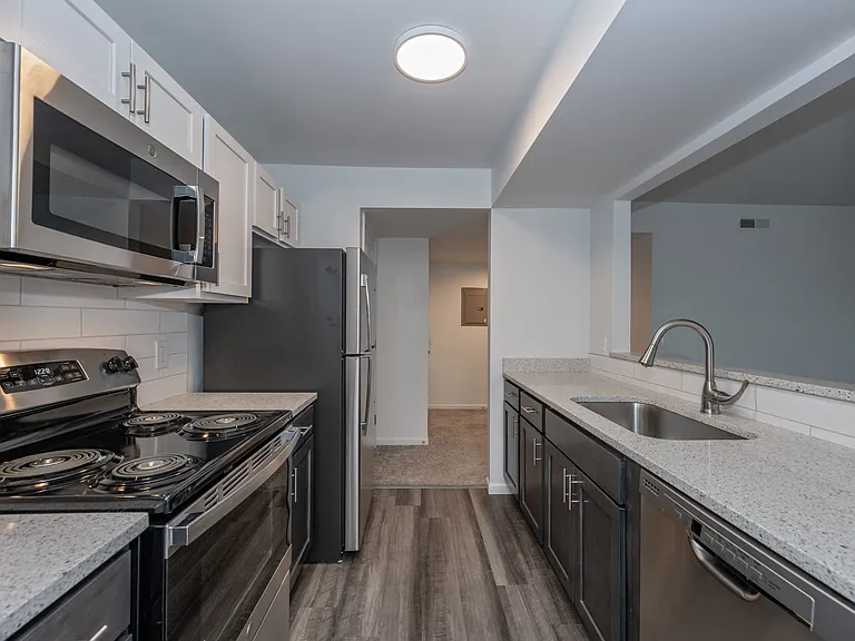 Ivy Hills Living Spaces — Photo 74