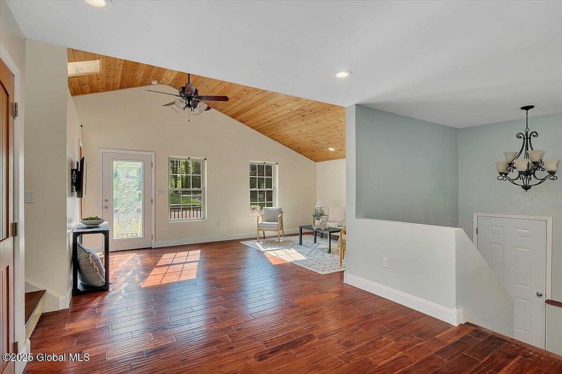 4th image of 6 Maple Terrace