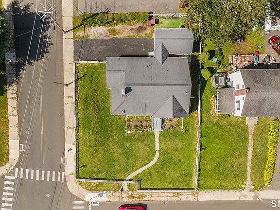 3rd image of 216 Hillside Avenue