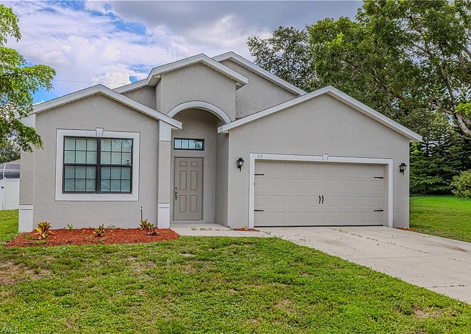 1st image of 819 SW 14th PL