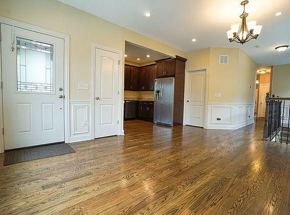 4th image of 2427 Cuyler Ave