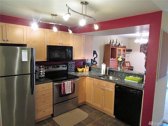 2nd image of 6700 NE 182nd St APT B208