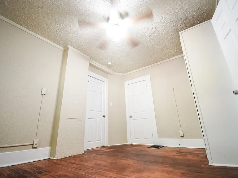 5272 NE 8th Ave — Photo 18
