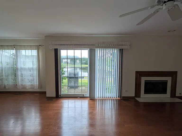 410 Orleans Ave — Photo 4