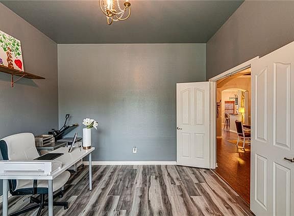 4th image of 12725 Outlook Ave