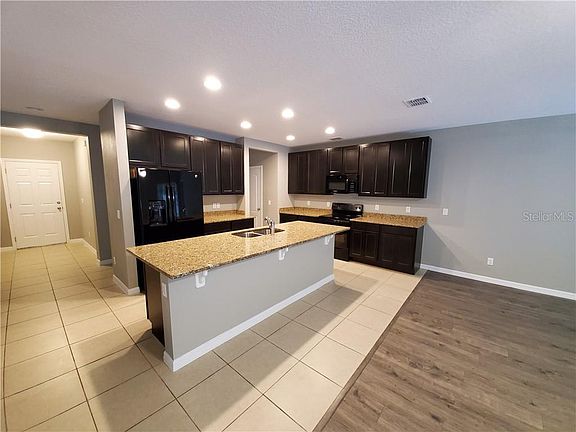 4th image of 1442 Sterns Dr