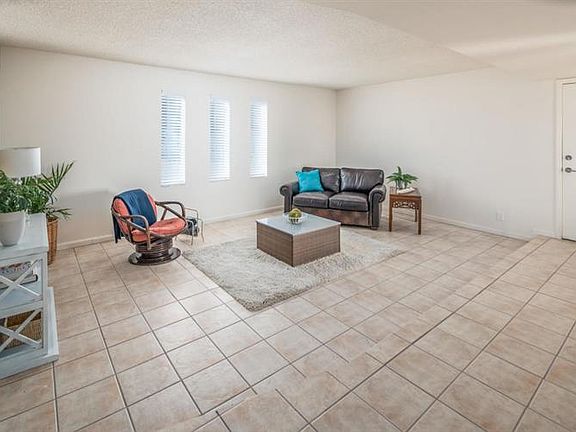 5th image of 417 W Laguna Dr