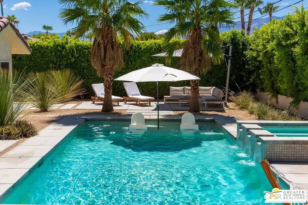 3 bed, 2.0 bath, 1399 sqft, $4,400 — Photo 1