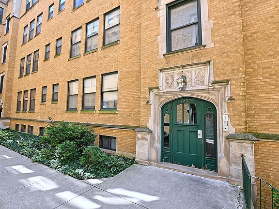 2nd image of 7207 S Yates Blvd APT 3A