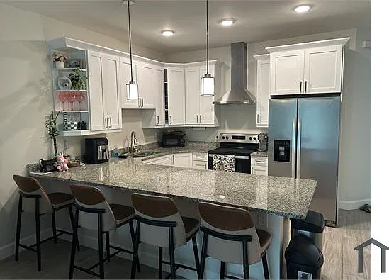 3 bed, 1200 sqft, $1,600 — Photo 2