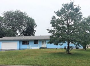 35 Lynnwood Dr, Brockport, NY 14420