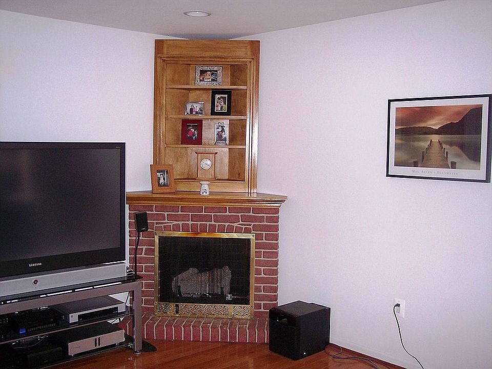 2nd image of 16 Macintosh Ct