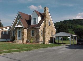 902 Thorn St, Princeton, WV 24740