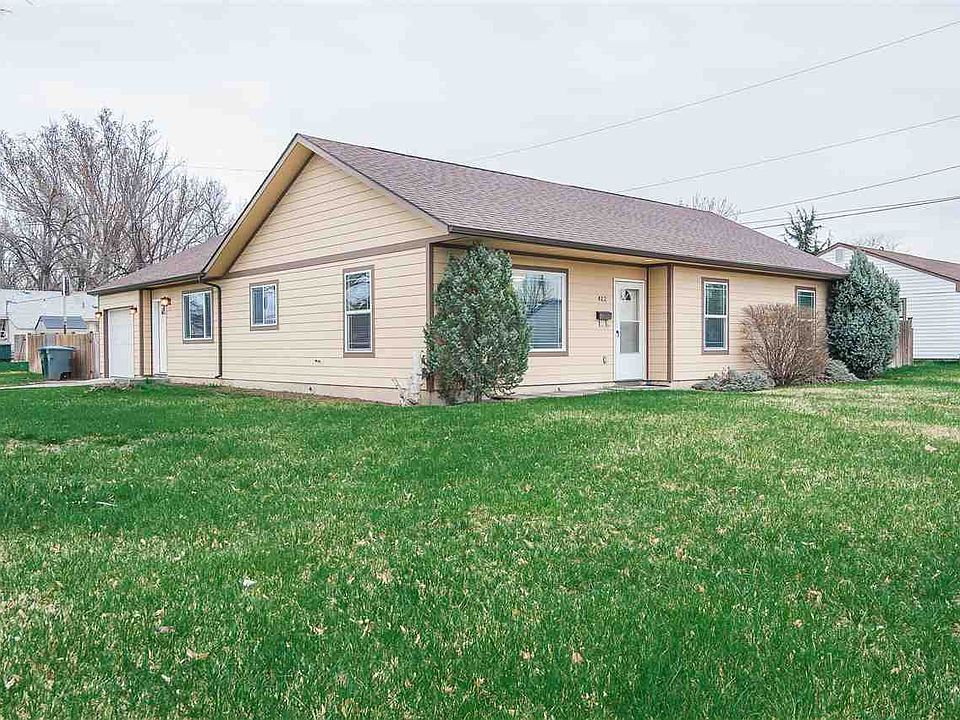 1st image of 412 Ash Ave