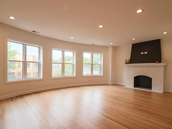 2nd image of 6711 S Paxton Ave #25
