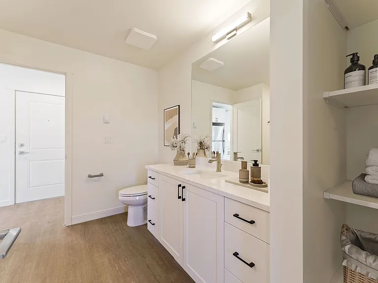 Bridgewater Apartments — Photo 24