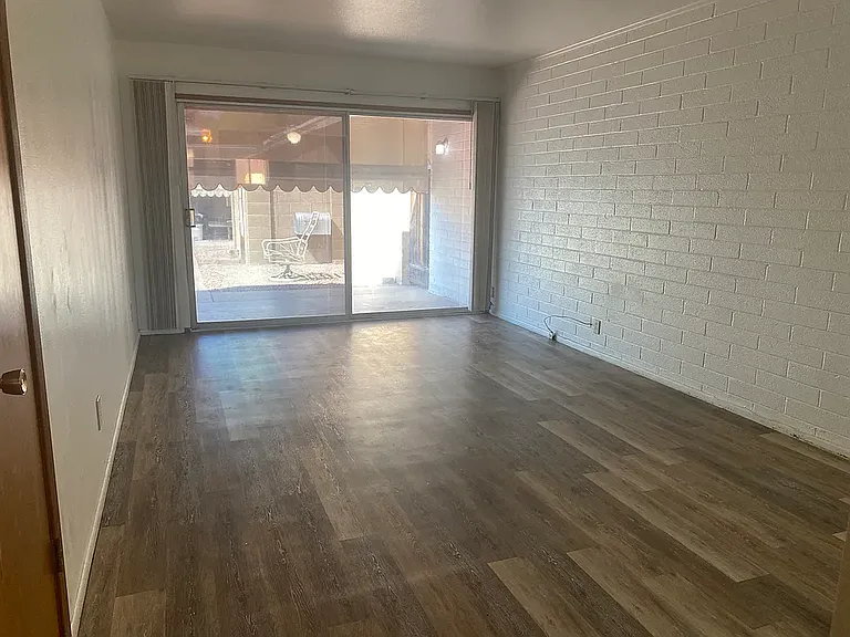 Belmont Apartments — Photo 6