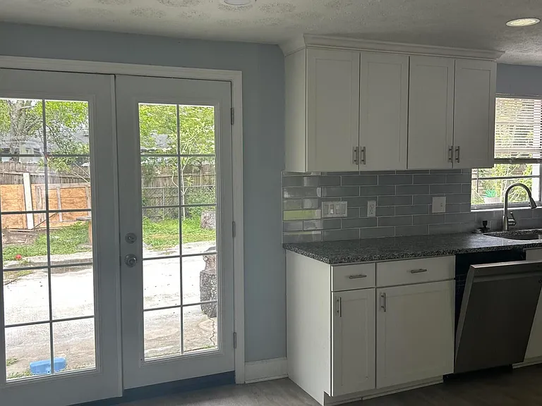 2834 Goldenrod Cir E — Photo 6