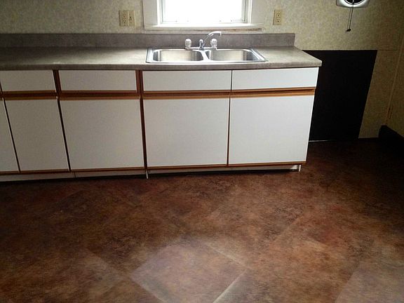 KITCHEN WITH NEW FLOORING!
