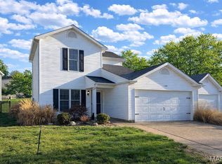 709 College Park Dr, Wentzville, MO 63385