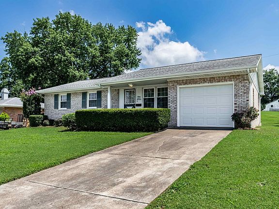2nd image of 3713 Debbie Ln