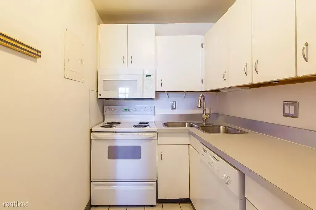 2 bed, 1.5 bath, 1100 sqft, $2,800 — Photo 2