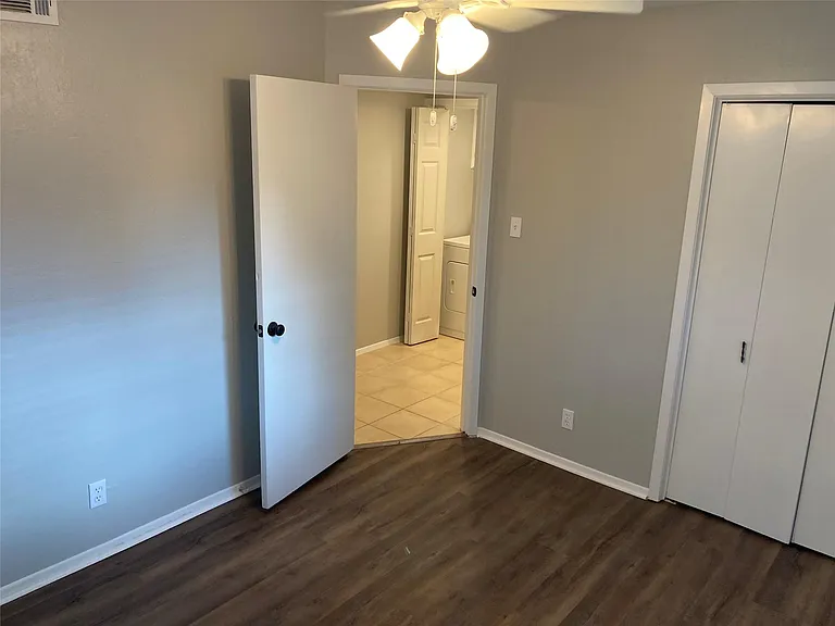 8004 Dowling Cv #B — Photo 6