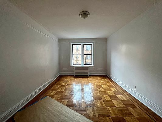 4th image of 4773 Broadway #5P