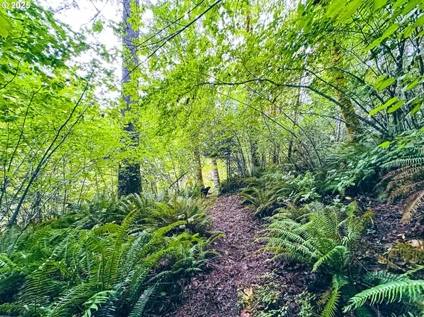 Vaughn Rd #Tl2000, Veneta, OR 97487