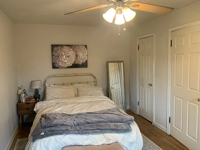 3834 Hyde Park — Photo 16