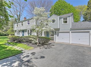 3 Conway Dr, Barrington, RI 02806