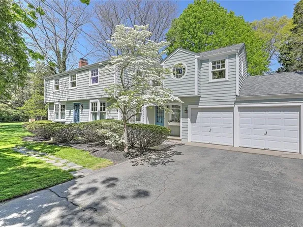 3 Conway Dr, Barrington, RI 02806