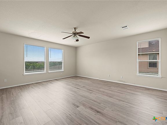 5th image of 1113 Hogg Ct