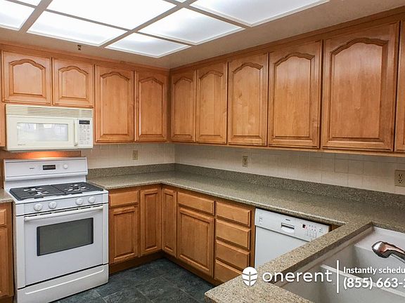 2nd image of 1623 Graystone Ln